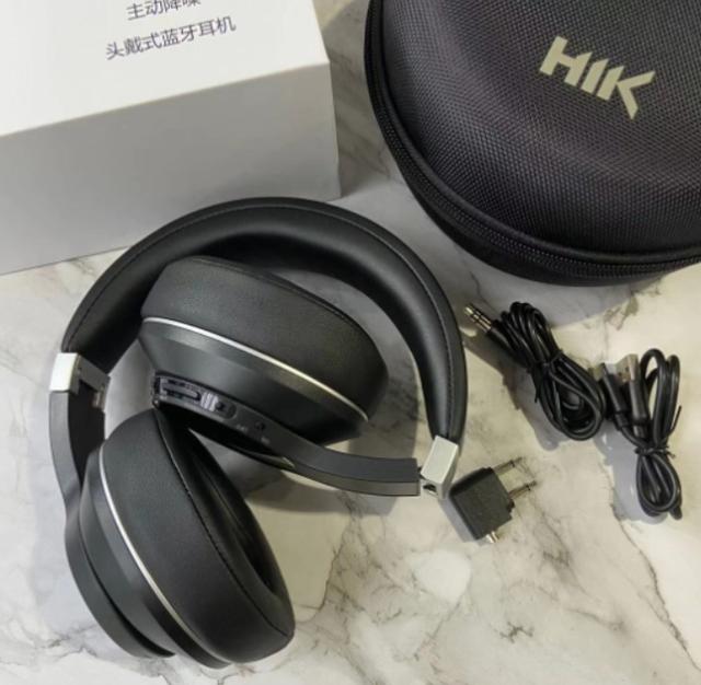 蓝牙耳机怎么调声音大小（触摸蓝牙耳机怎么调音量）