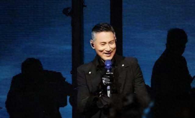 张学友新冠停演引关注，为何疫情近期又现反弹？