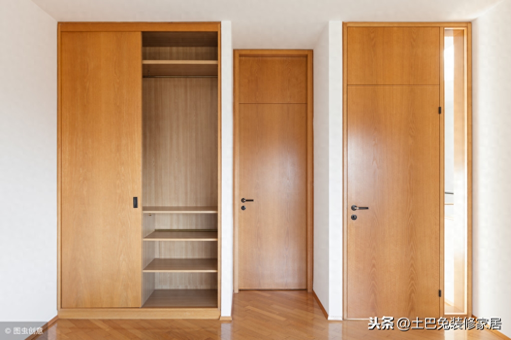 成品衣柜、定制衣柜、木工打衣柜,哪个更省钱?内行人揭秘市场价