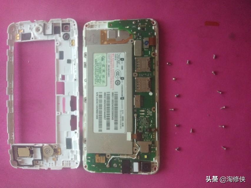 手机屏幕摔破了，如何更换最最省钱？