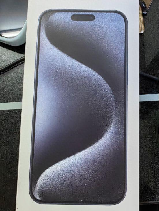 某平台双11活动真猛！已有粉丝8800买到全新iPhone15Pro Max！