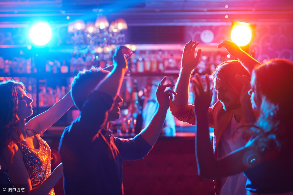 在英国，Local 除了当地的，还有别的意思哟！