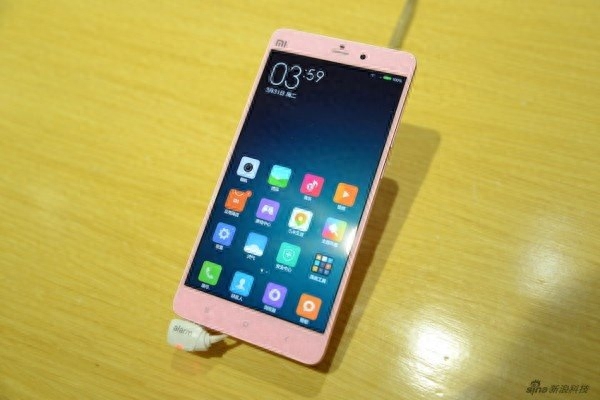 粉嫩!小米Note女神版等新品现场实拍