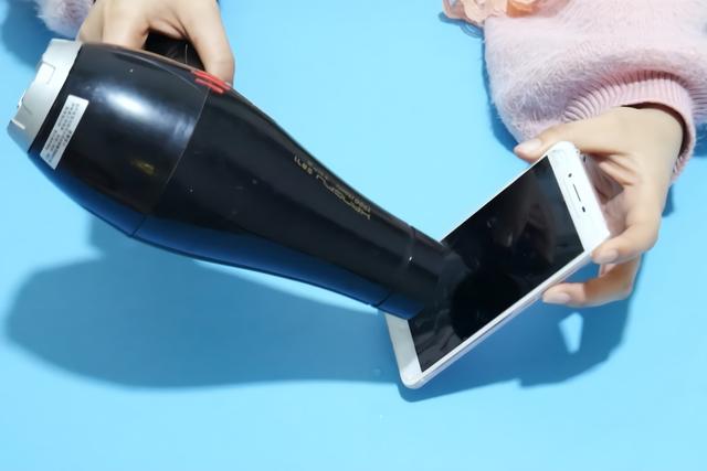 手机进水喇叭声音变小杂音怎么办（华为清理扬声器音波30秒）