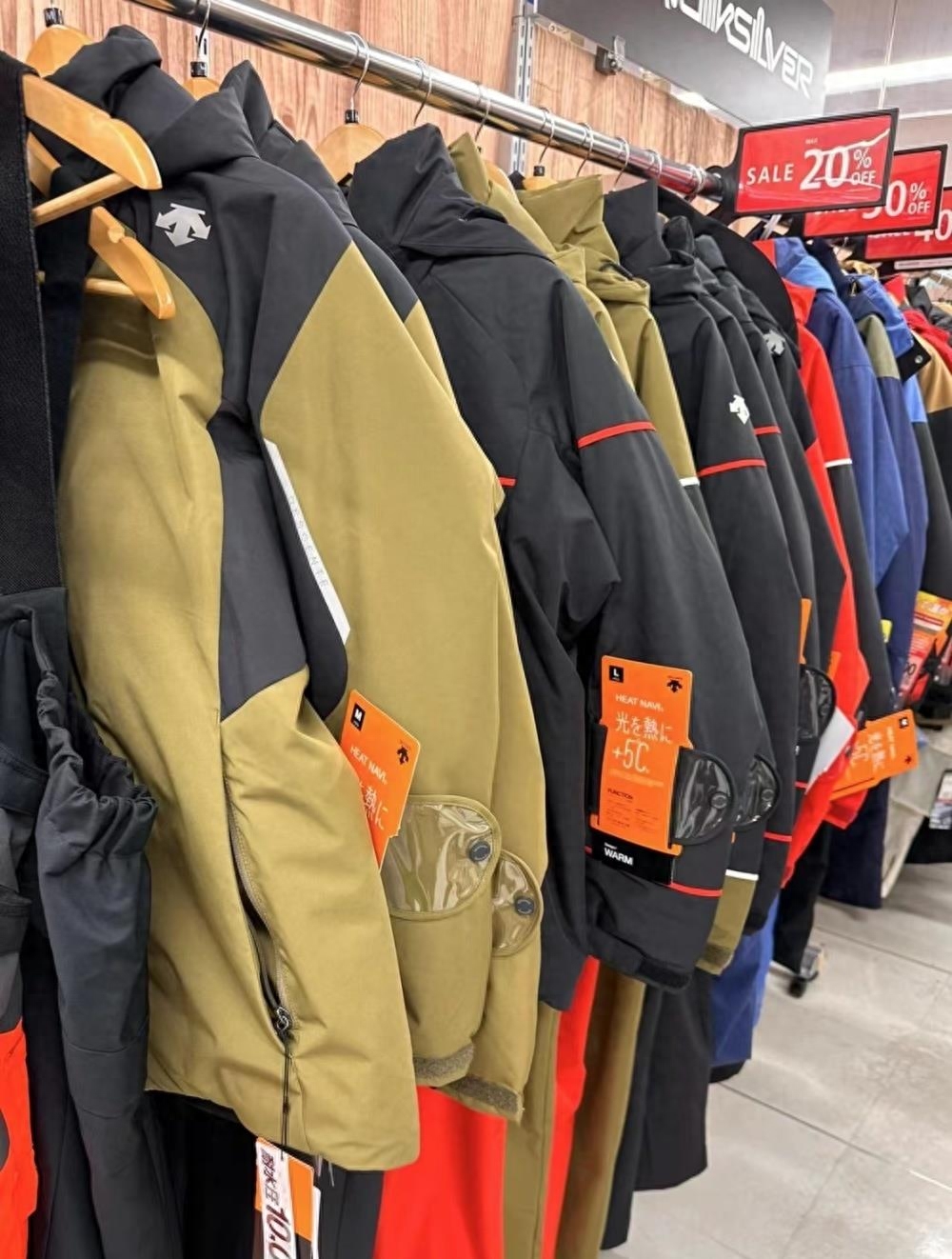 中产阶级穿的Descente,居然是日韩流行单品?