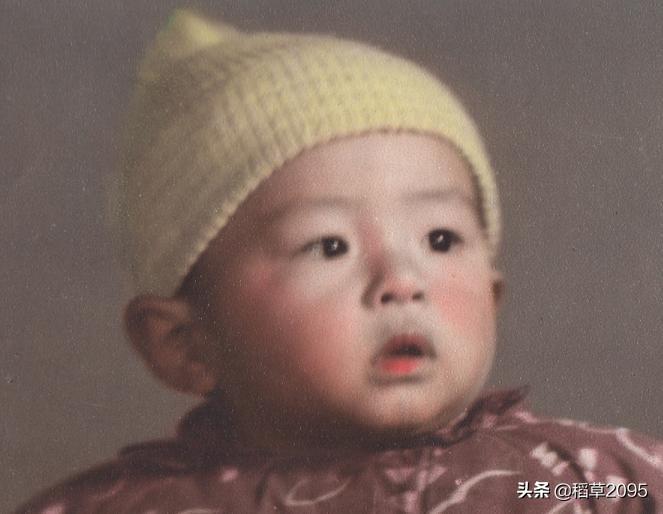 跨度40年的家庭照片，记录了生活，也留住了岁月的痕迹