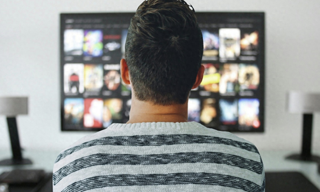 想在芒果TV免广告,劳烦客官先看广告