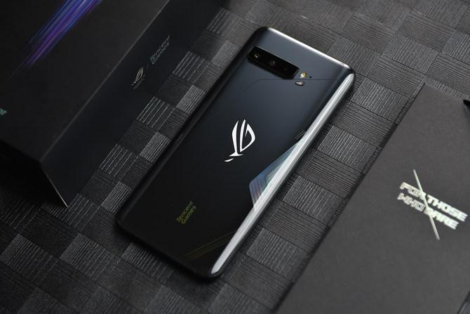 手游发烧友必备利器 ROG游戏手机3评测