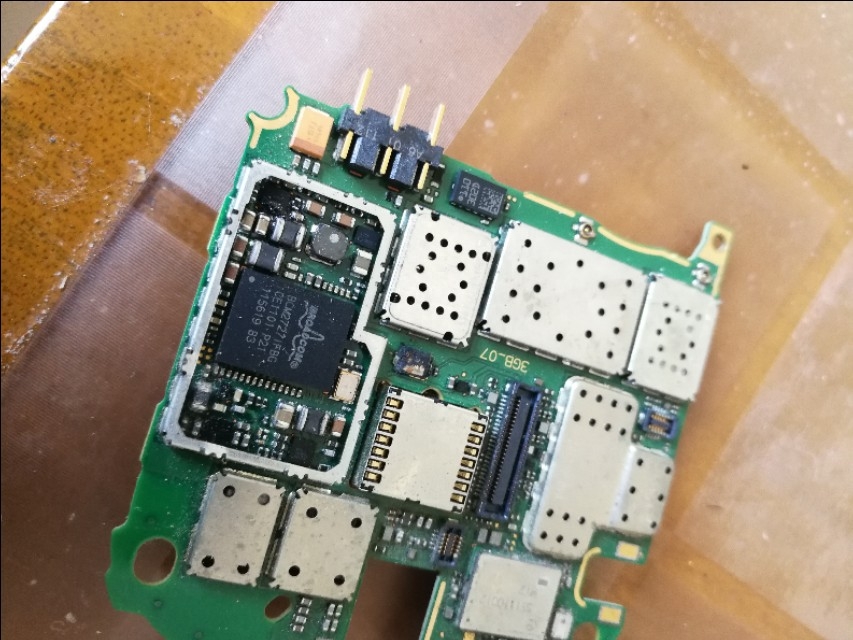 10年前的诺基亚手机做工如何？拆机一看……