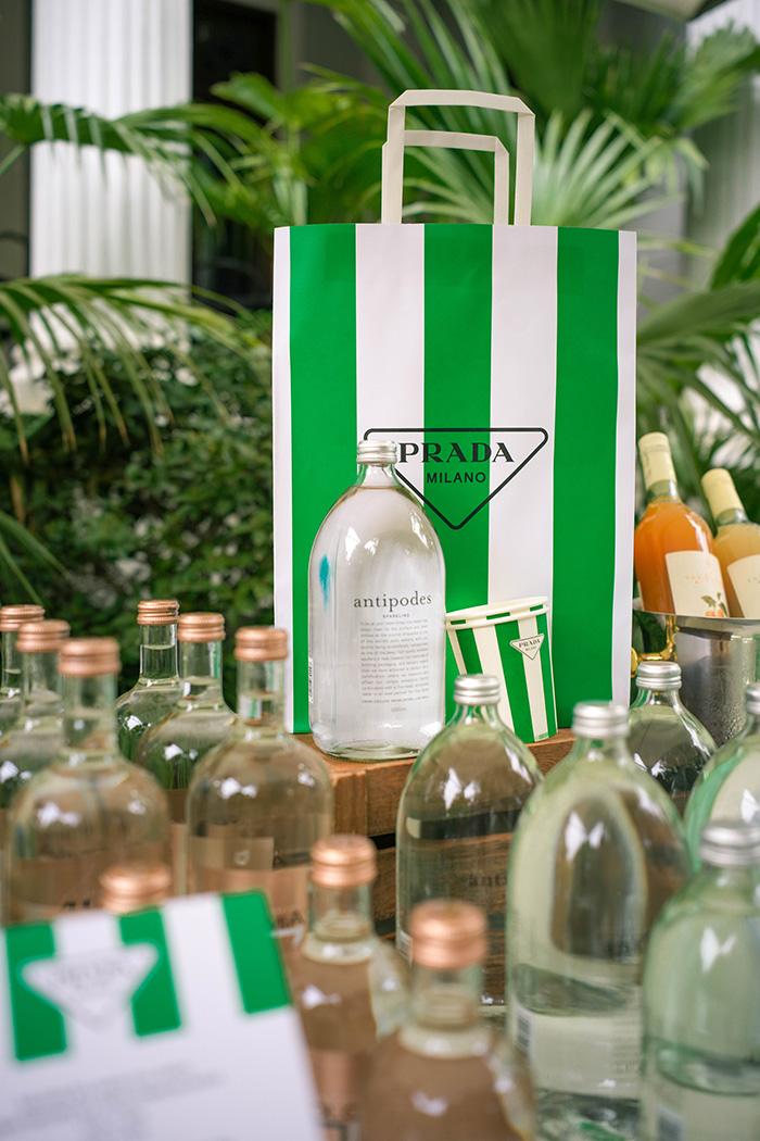 Prada荣宅举办市集活动，THE ROW呈献2023春夏系列单品 | 是日美好事物