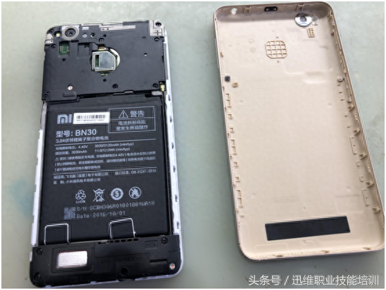 红米手机升级变砖,重新刷机不开机?拆开手机短接这里一次就复活