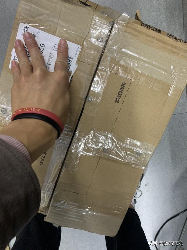商家不讲武德！忽悠妹妹买8G内存条给电脑升级，结果变成4G