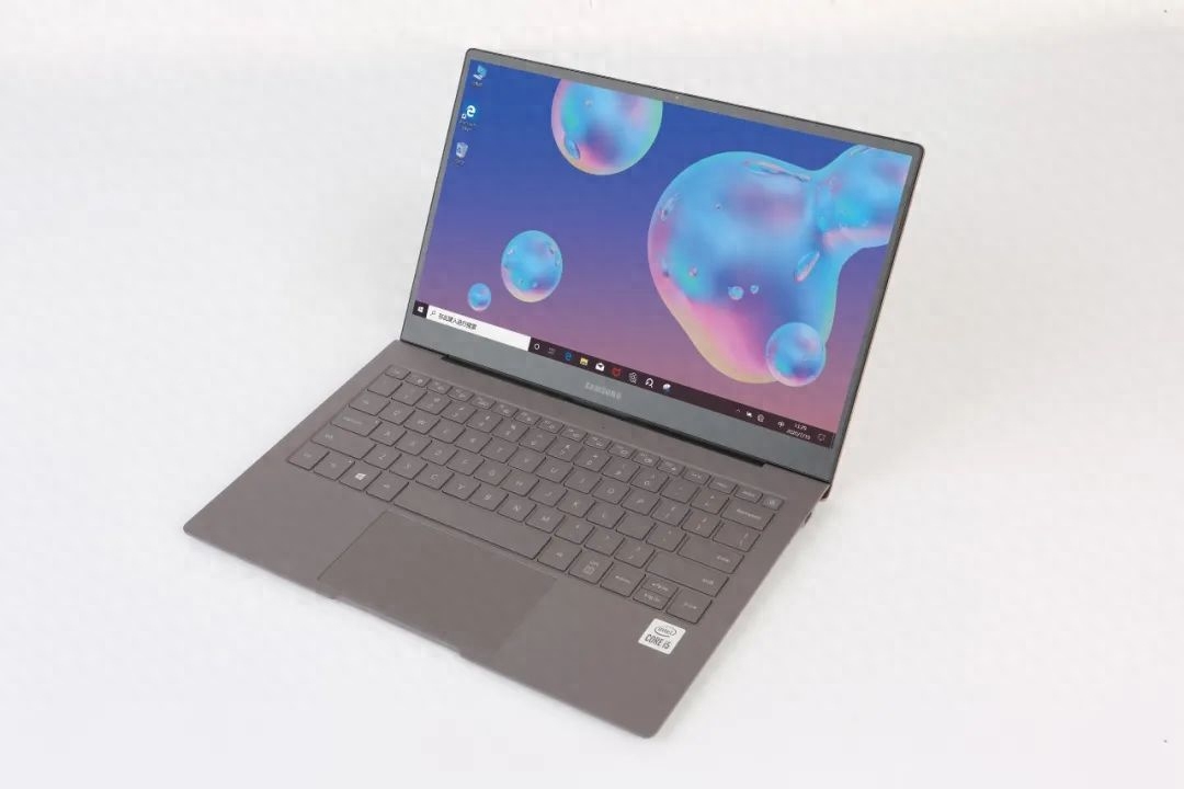三星Galaxy Book S首测:轻薄长续航,英特尔Lakefield是亮点
