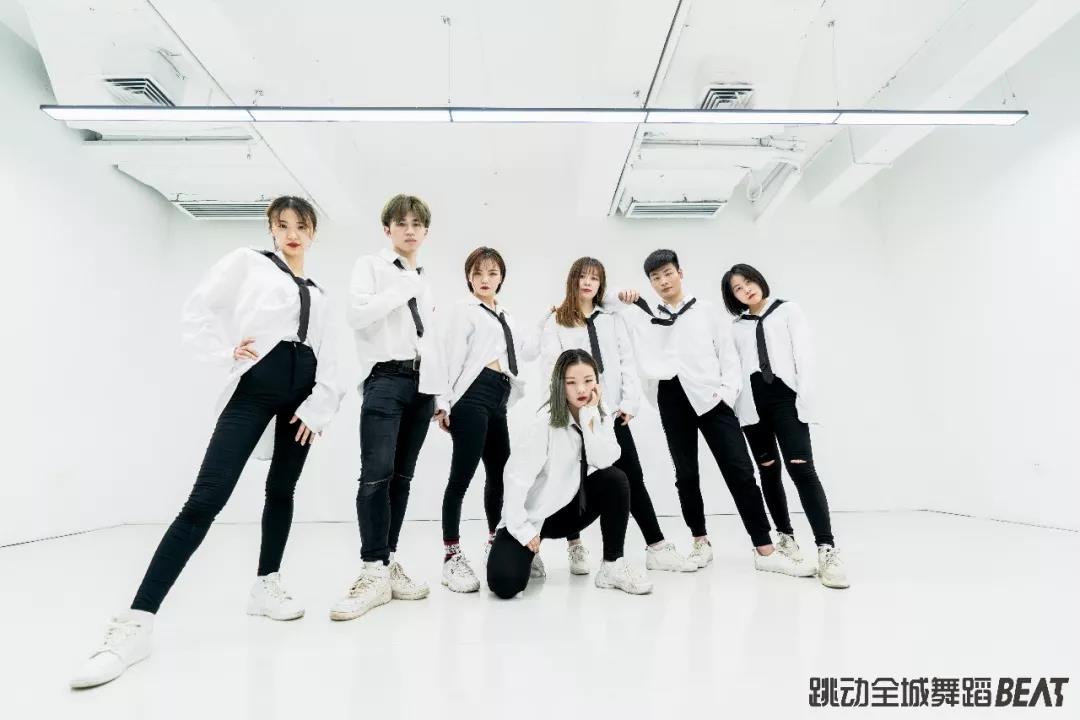迈克杰克逊经典舞曲《Dangerous》看新时代的流行舞如何精彩演绎