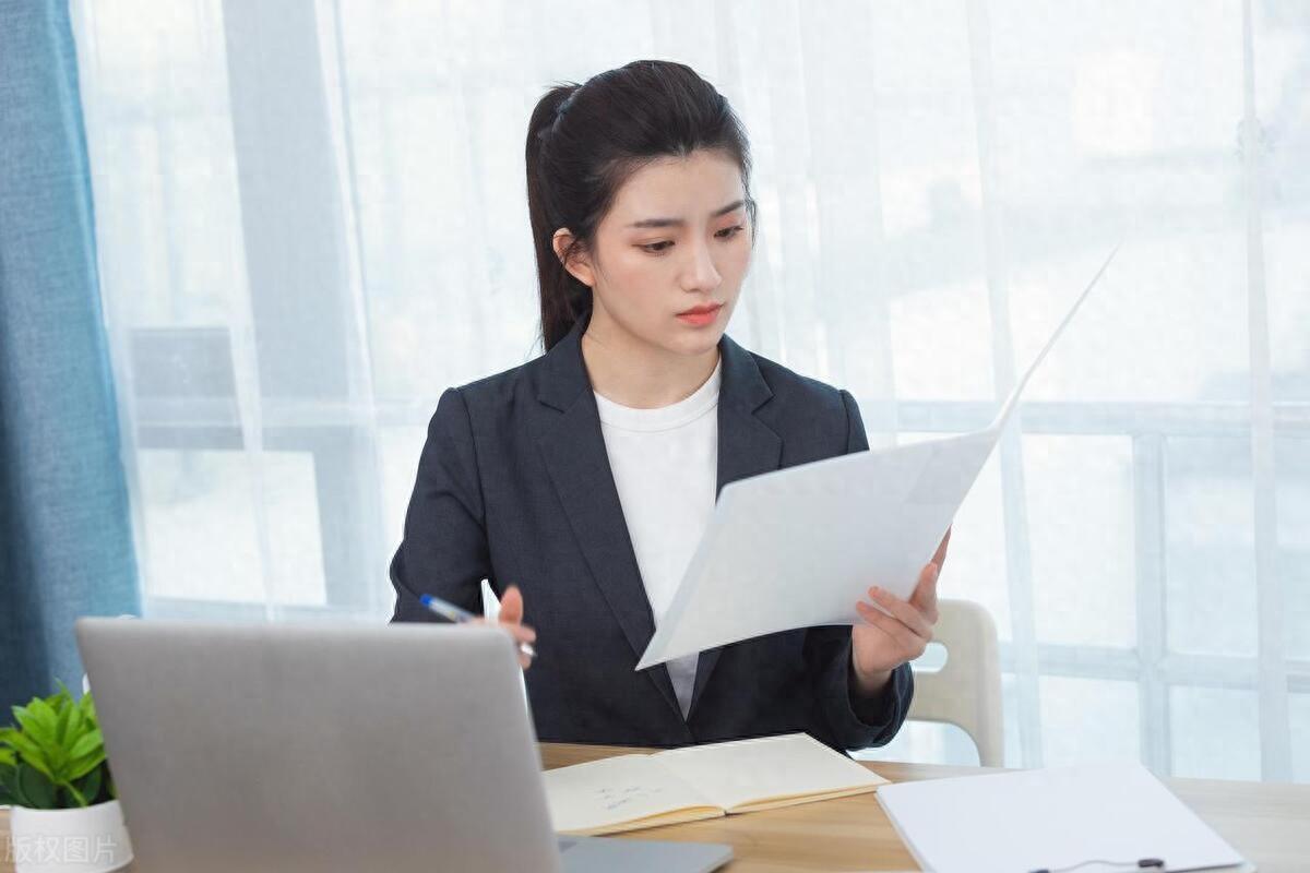 只需看一眼手机，就会自动亮起息屏显示，教你1分钟设置！方便