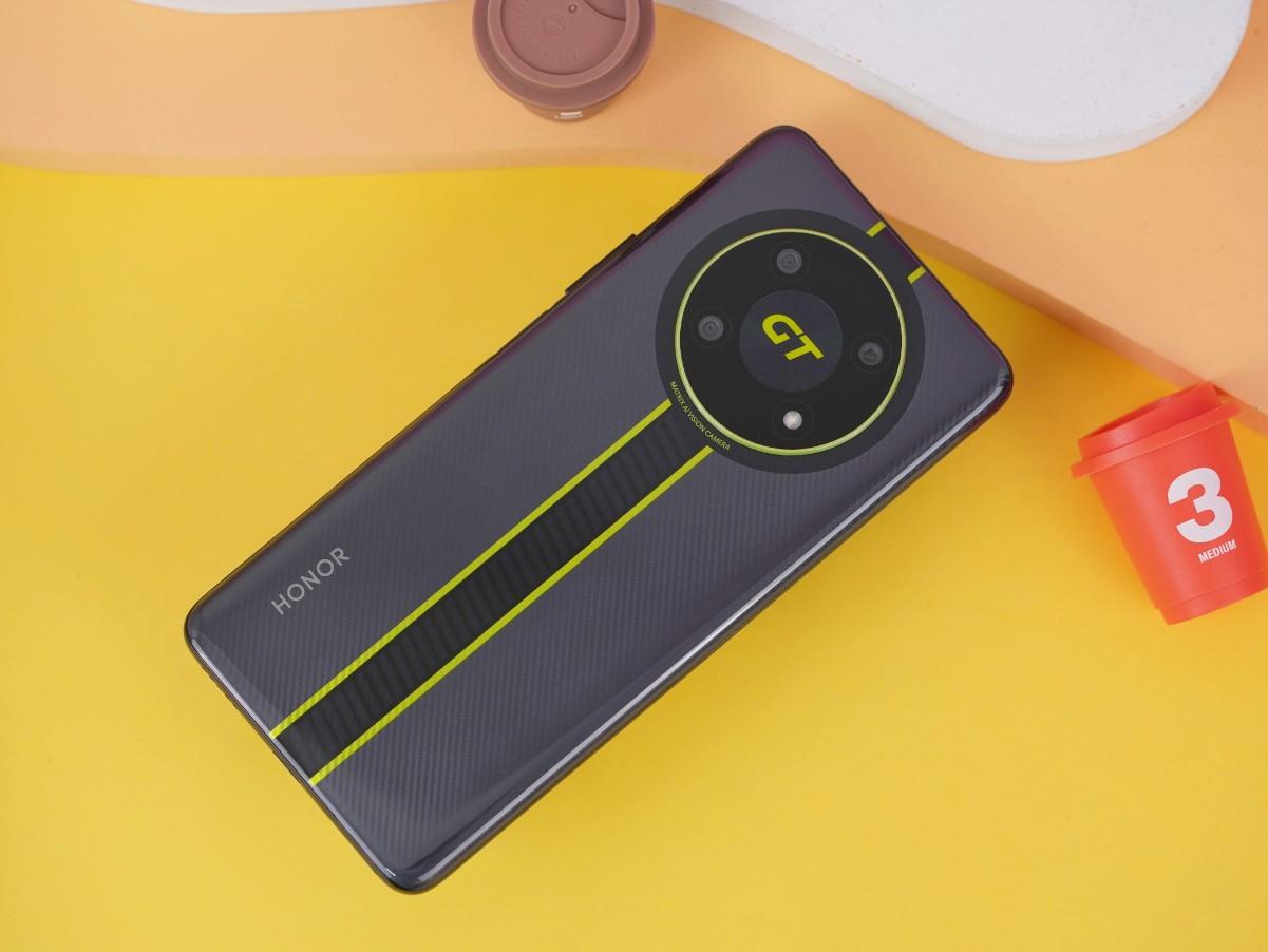 千元档也有“实用”手机,这4款高性价比机型,搭载骁龙旗舰芯片