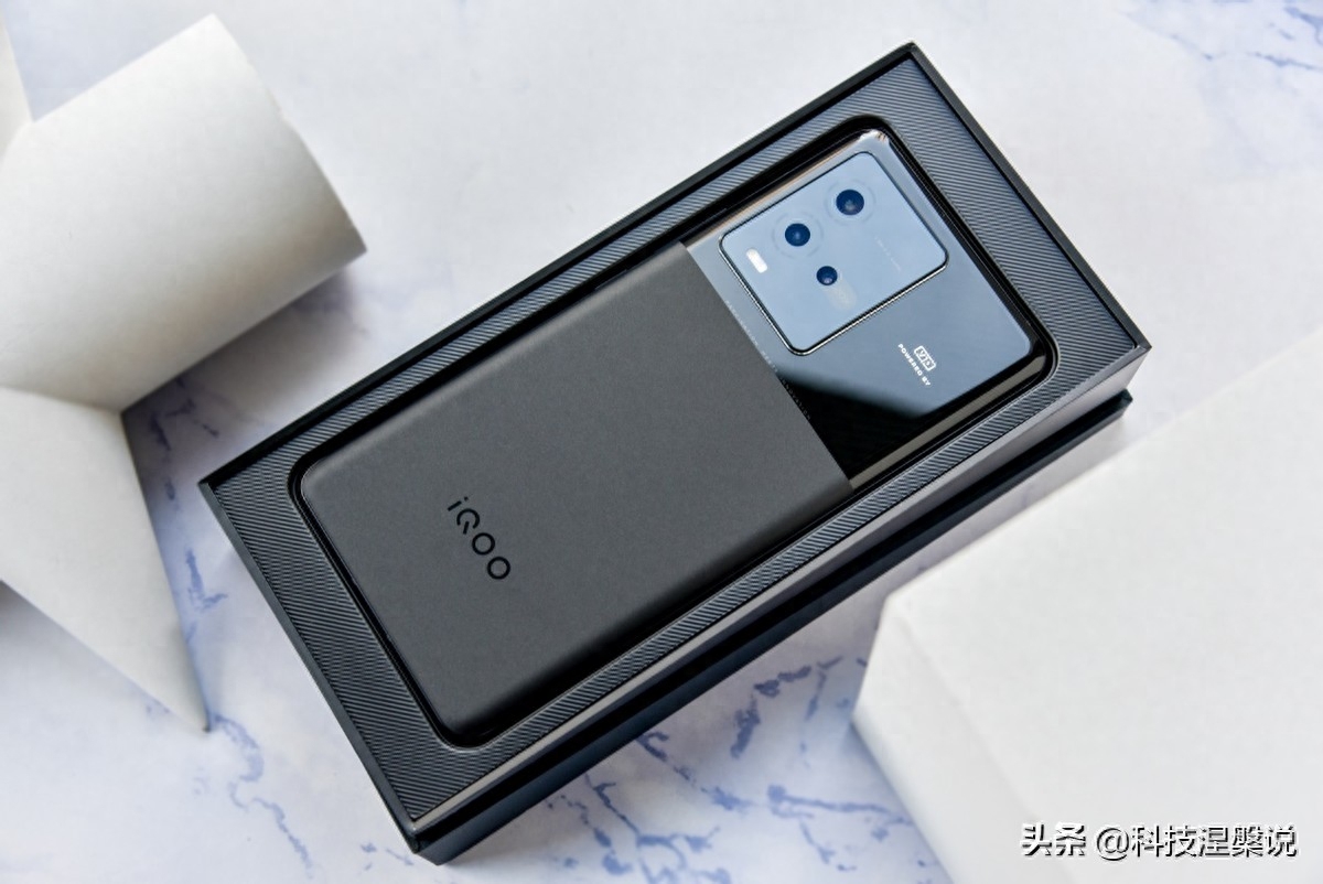 又诞生驯“龙”高手，夏天游戏不烫了？iQOO 10赛道版上手体验