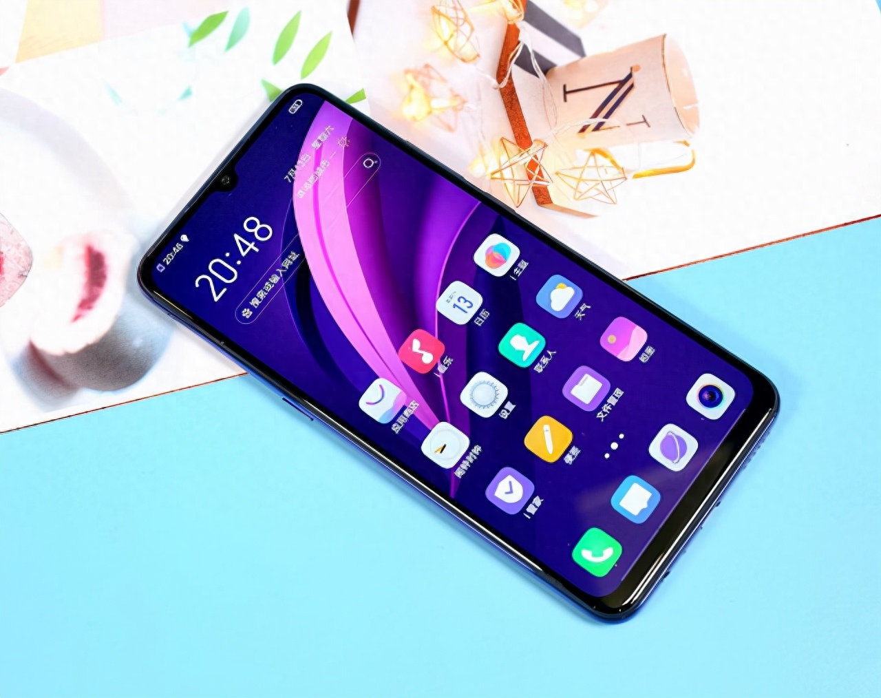 价格相差100元 iQOO Z5和摩托罗拉edge s如何选?