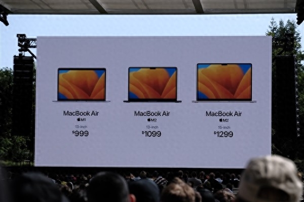苹果发新款MacBook Air:15英寸轻薄大屏 M2芯片