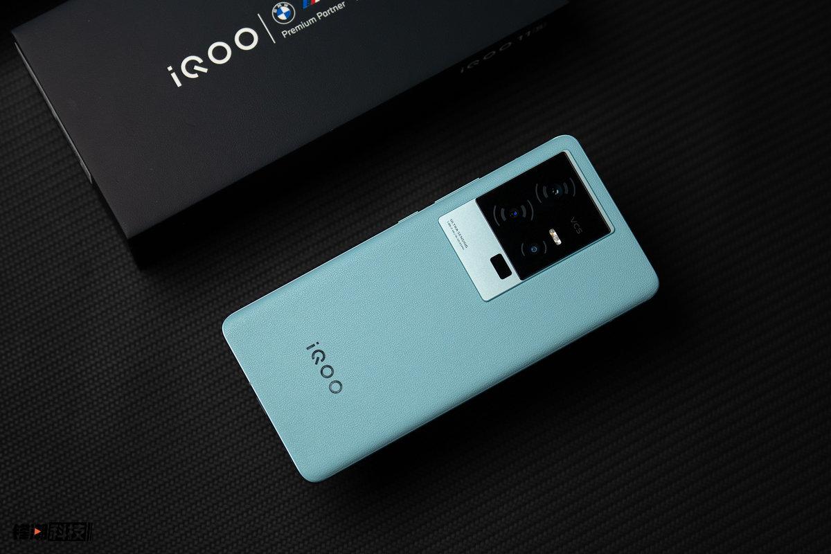 第二代骁龙8领衔性能铁三角，标准版也能有旗舰体验