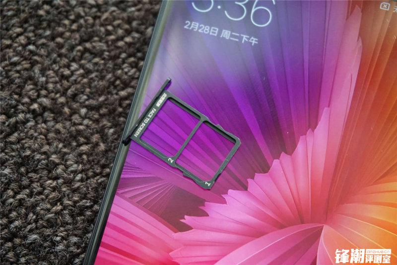 颜值仅次于小米MIX：小米5c上手图赏