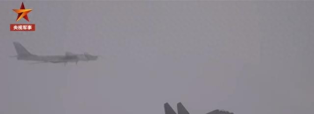 俄罗斯战略轰炸机,降落在中国南京,中俄这次出手不同寻常