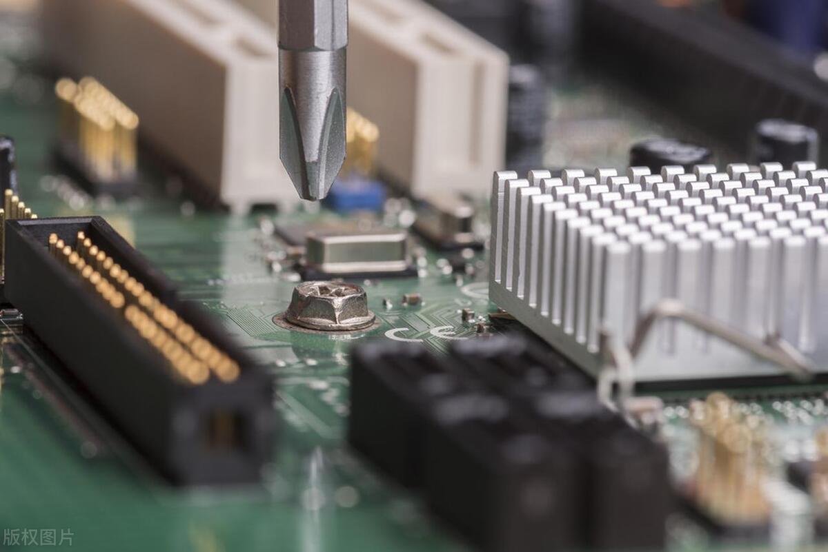 电脑主板坏了的表现