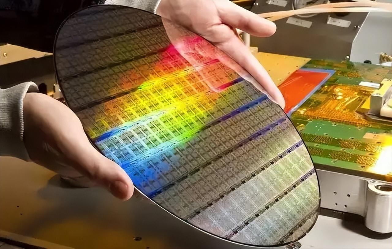 美国芯片后悔莫及，中国芯片自主制造取得突破，芯片出口猛增