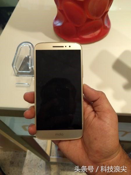 摩托罗拉Moto M上手评测：联想收购后，果然有改变