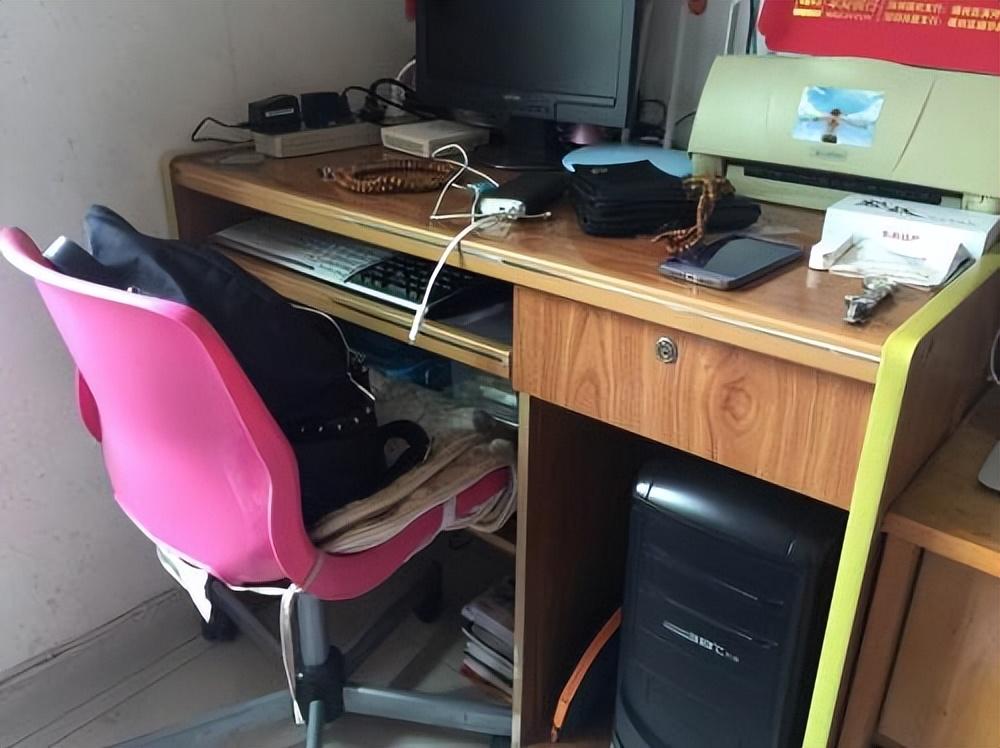 沈阳最大旧货市场，笔记本电脑摆了一桌子，当时几千，现在几百？