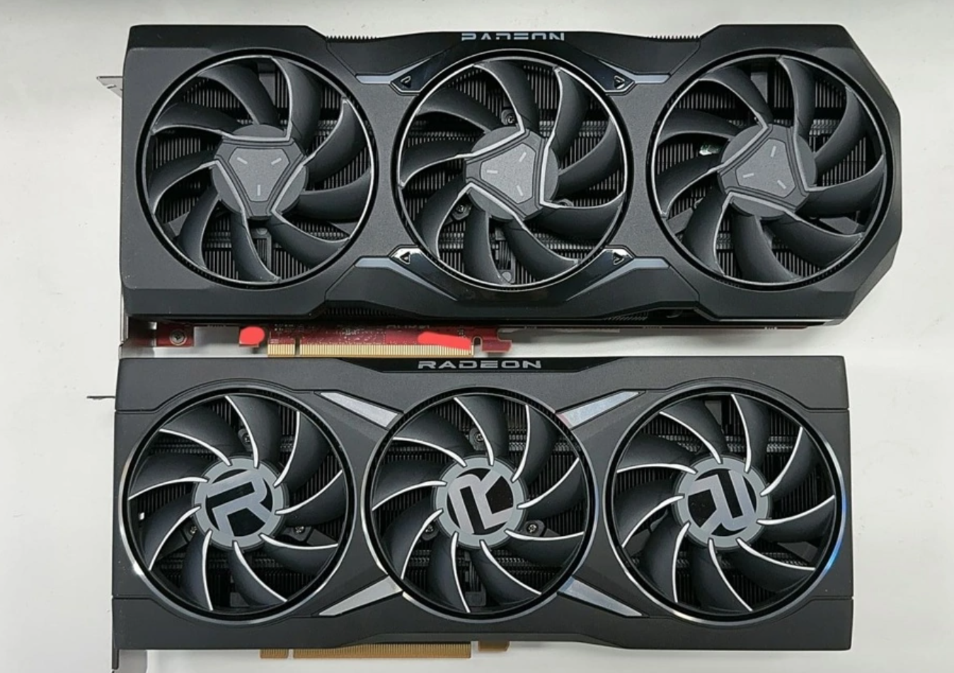 能打得过RTX4090吗？AMD最强公版显卡曝光：体积更大了