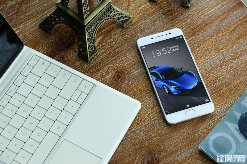 1600万超清柔光自拍 极速体验加成：vivo X7详细评测