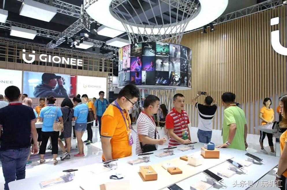 首创四摄拍照,金立手机成天翼智能生态博览会最TOP!