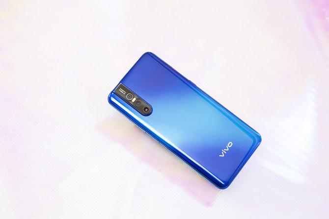 vivo S1 Pro体验：3200万升降前置  原来自拍还能这样玩
