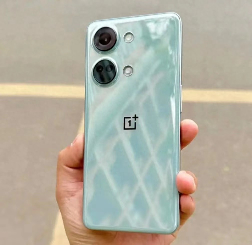 OPPO再创新低：天玑9000+5000mAh电池，12GB+256GB旗舰跌至2099元