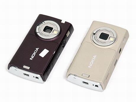 这台手机是一代经典号称末代机王，曾售价近万，如今212元