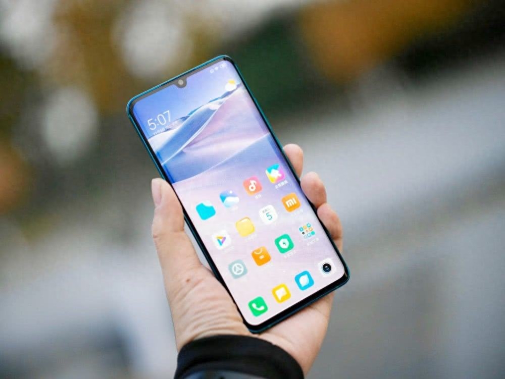 小米CC9Pro官方下架，让雷军头疼的产品终于退市？