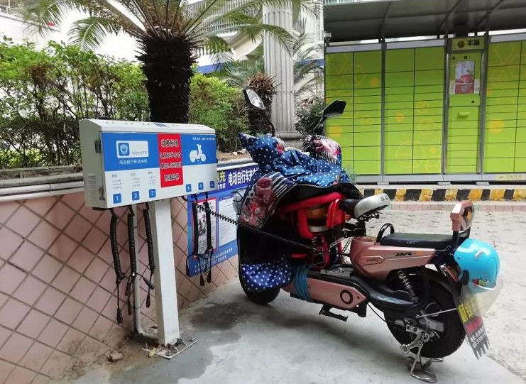 电动车电池“饿死”别直接换，用这2种方法，不花钱就能激活电池