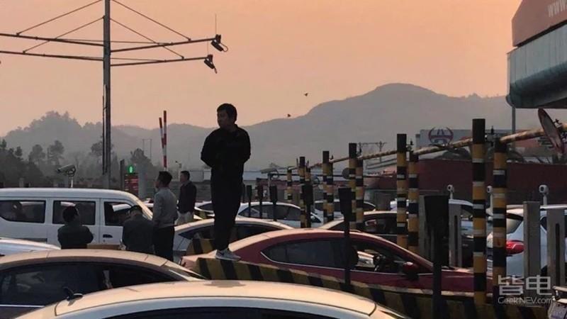 特斯拉/蔚来/小鹏到底谁最强？一口气跑完1000km，答案很意外