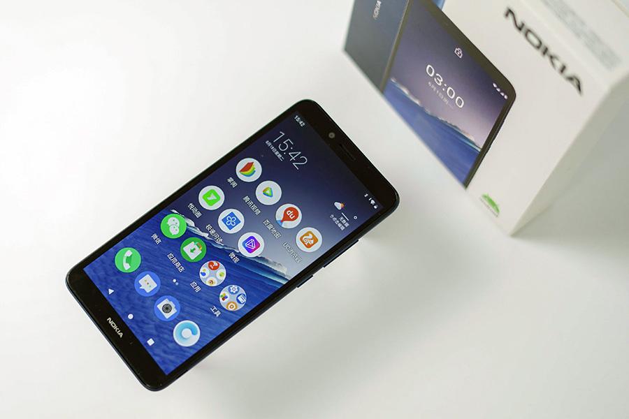 可拆后盖可换电池：诺基亚C3才699元，买它还是买红米9A