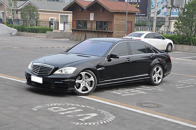 售价20多万的W221梅赛德斯奔驰S600L与S300L，不做大哥好多年