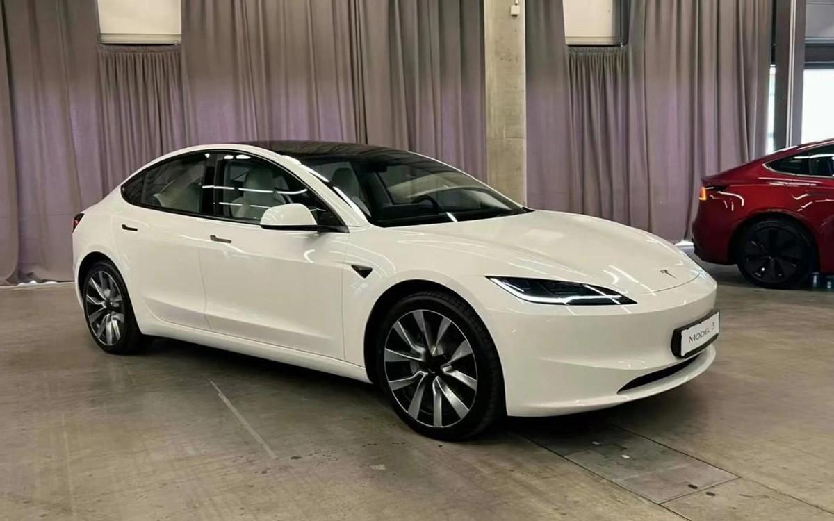 新款Model 3预售25.99万起,颜值提升档位调到中控屏