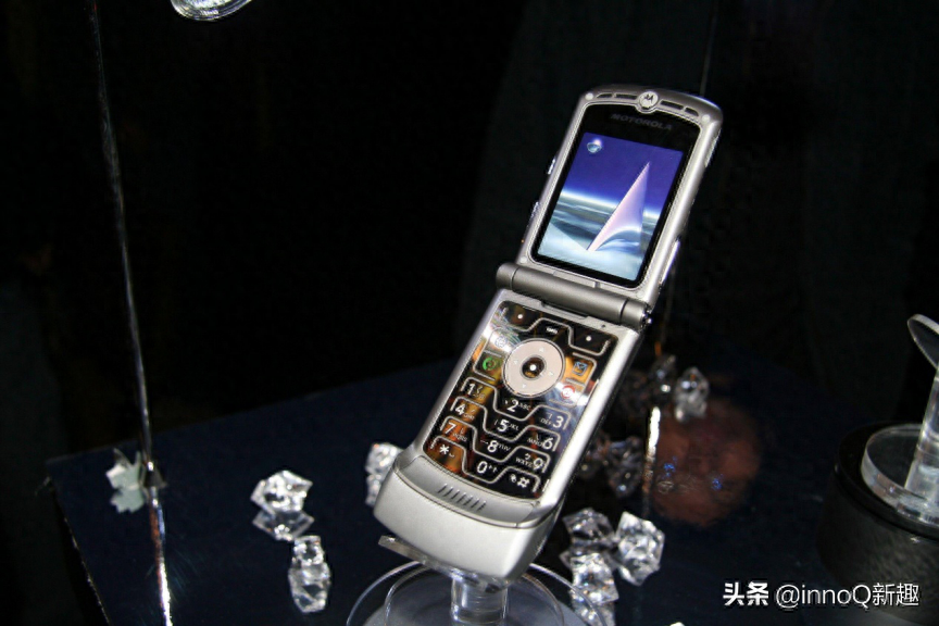 motorola edge s：新生，亦传承