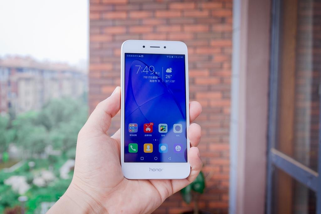 大众青睐千元机的典范,荣耀畅玩6A测评!