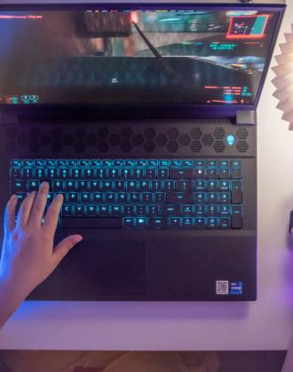 Alienware m18评测：纯粹的性能猛兽，真正的“庞然大物”