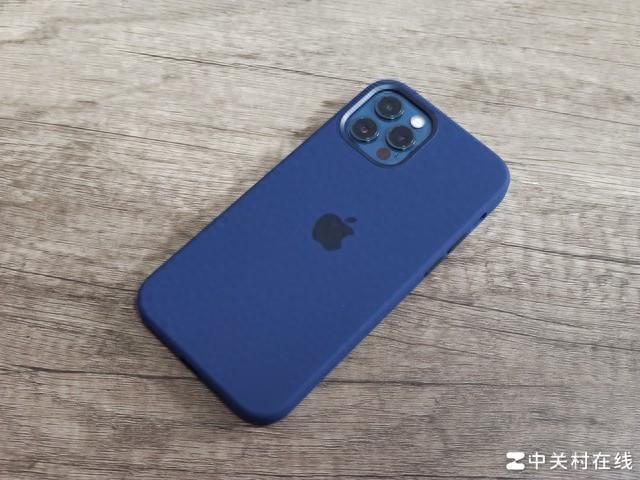 399元是智商税还是天花板?iPhone 12 Pro苹果原装硅胶壳使用体验分享
