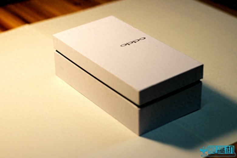 少女的品牌，汉子的气质 —— OPPO R3开箱