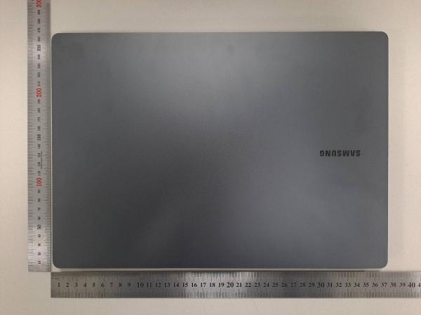三星Galaxy Book 3 Ultra笔记本真机曝光,对标苹果MacBook Pro