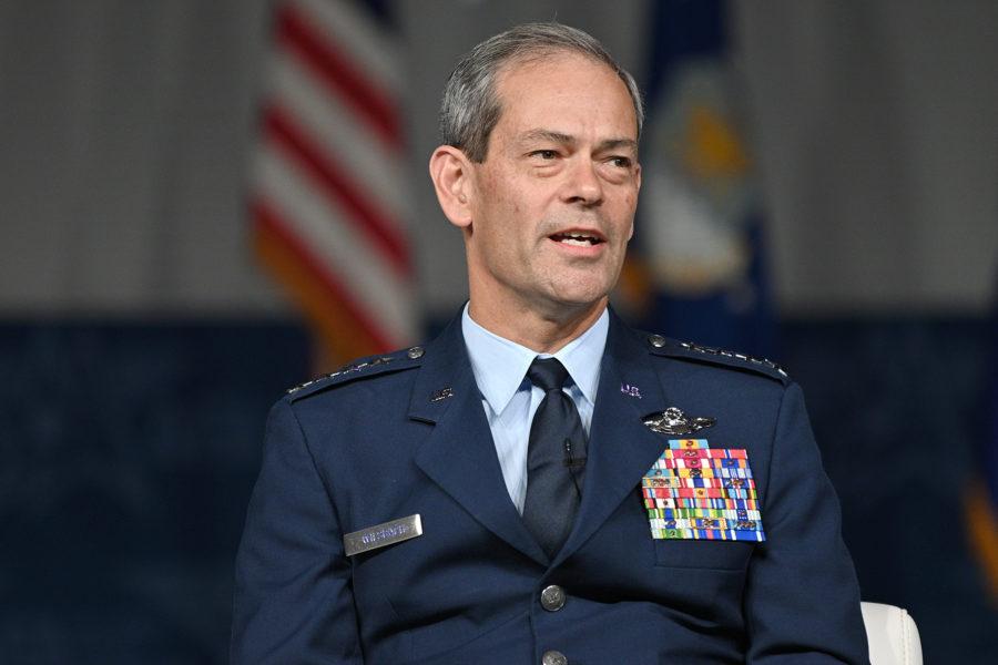 美太平洋空军司令抱怨:美国军机曾被中国飞机“1天拦截10次”