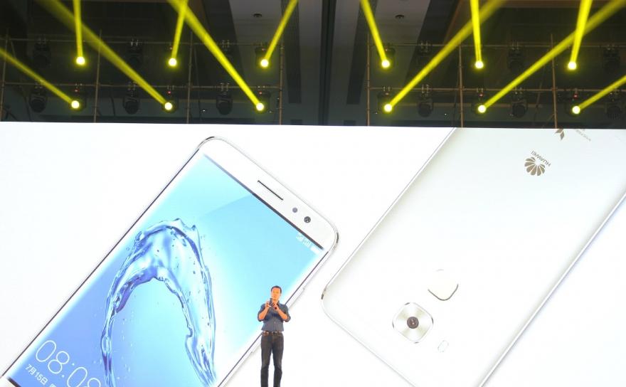 家族又添新成员 华为发布全新麦芒5